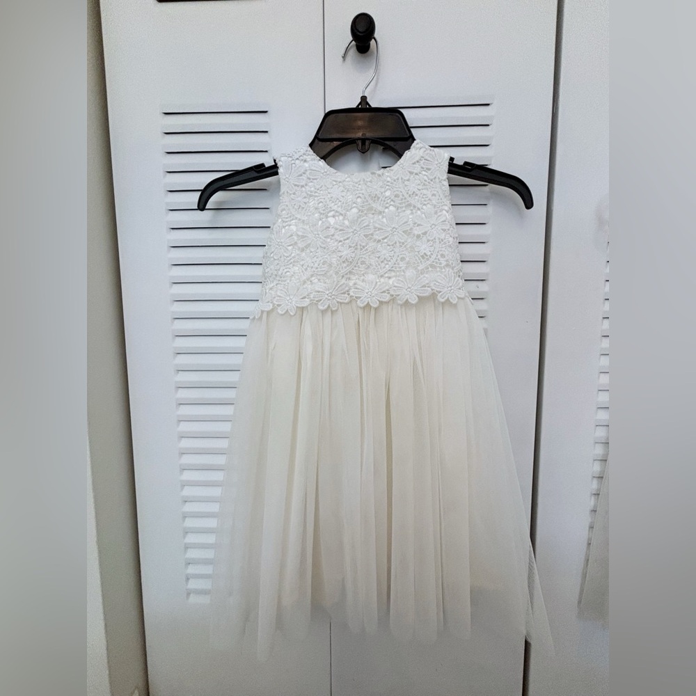 Lace Flower Girl Dress